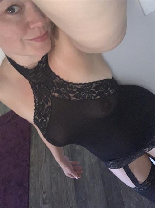 Şekilli gövde escort Fifi