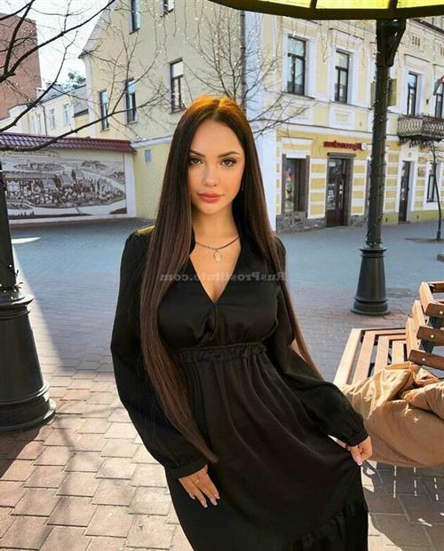 Zarif Laila Stina escort ile Oltu'de Arabada oral seks