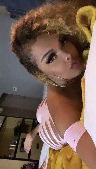 Şerit dansı escort Rooa Erzurum Eskort Bayan