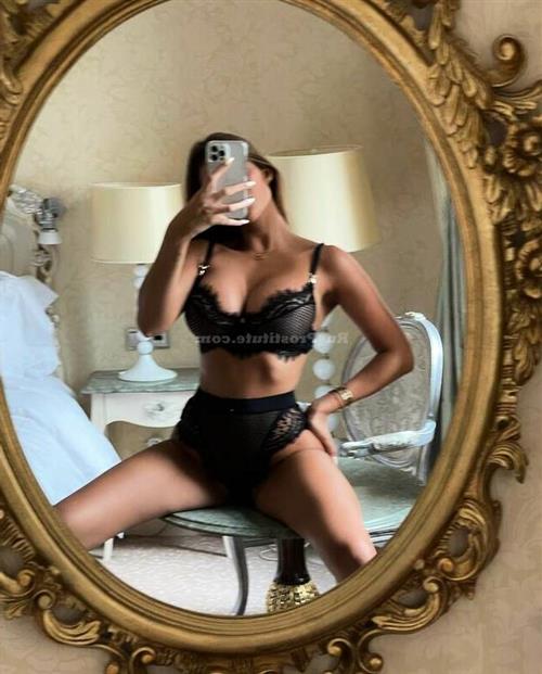 Büyük meme uçları escort Sabet Erzurum Eskort Bayan