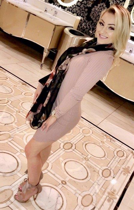 Açık görüşlü escort Sara Ali