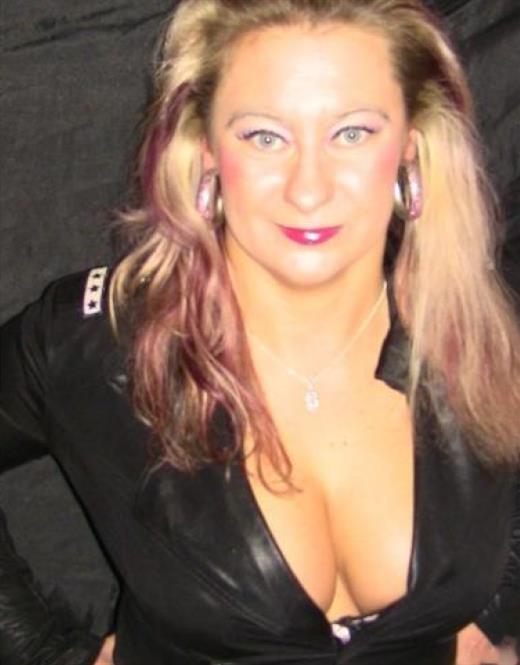 Yeni milf escort Gule