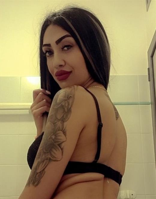 Olağanüstü escort Morfa