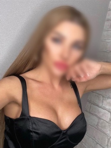 Şekilli gövde escort Karjakus