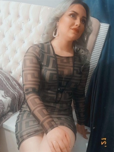 Sıcak escort Noorzehra