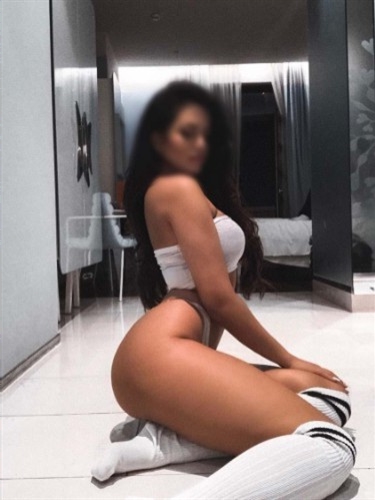 Çarpıcı busty escort Turyia Erzurum Eskort Bayan